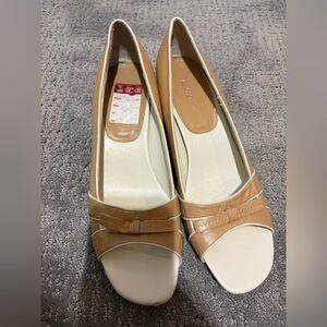 Aerosoles honey dew tan open toe heels